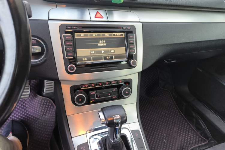 Used Volkswagen CC 2010 2.0 TSI Ultimate Edition Audio And AC Panel