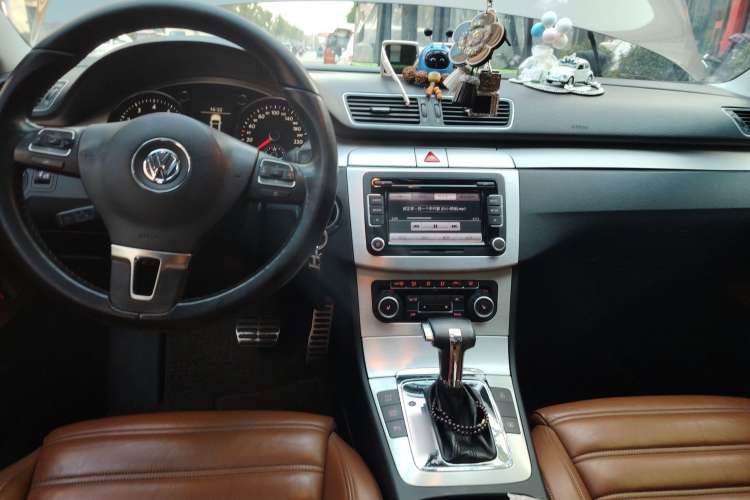 Used Volkswagen CC 2010 2.0 TSI Luxury Model Center Console