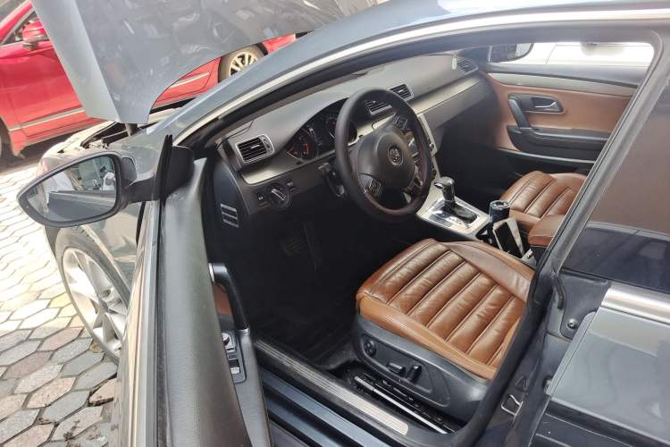 Used Volkswagen CC 2010 2.0 TSI Luxury Model Driver Seat