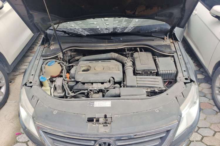 Used Volkswagen CC 2010 2.0 TSI Luxury Model Engine Bay