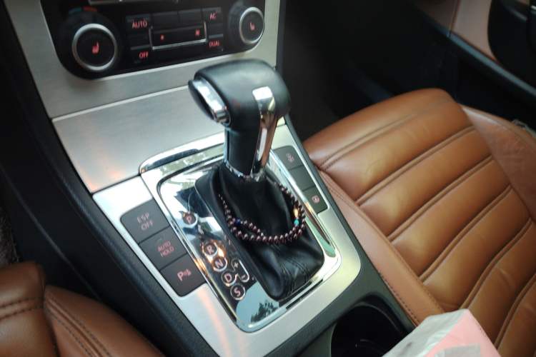 Used Volkswagen CC 2010 2.0 TSI Luxury Model Gear Lever