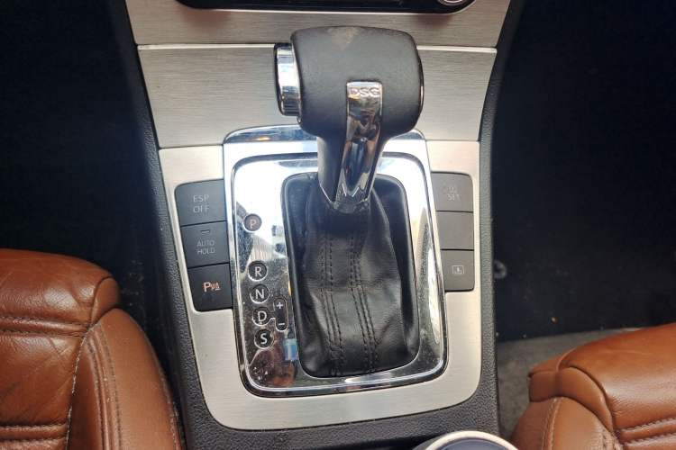 Used Volkswagen CC 2010 2.0 TSI Luxury Model Gear Lever