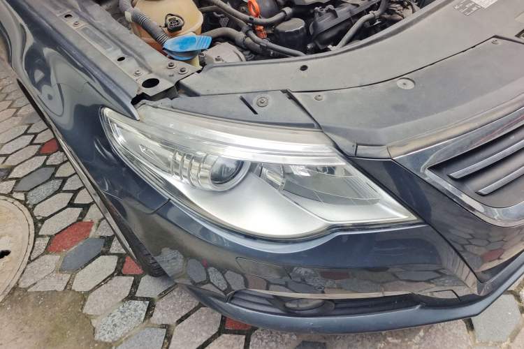 Used Volkswagen CC 2010 2.0 TSI Luxury Model Right Front Headlight