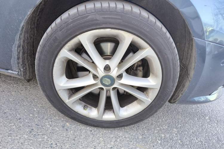 Used Volkswagen CC 2010 2.0 TSI Ultimate Edition Right Front Wheel Hub