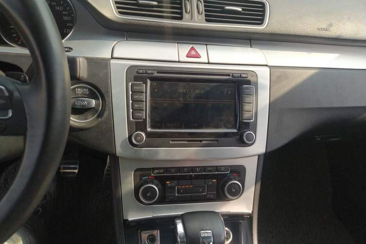 Used Volkswagen CC 2010 2.0 TSI Ultimate Edition Audio And AC Panel