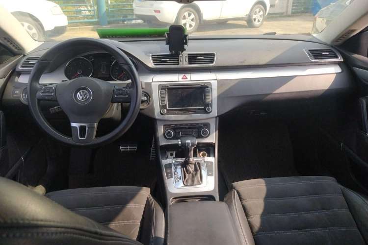 Used Volkswagen CC 2010 2.0 TSI Ultimate Edition Center Console
