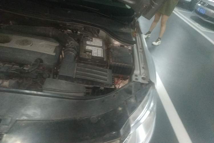 Used Volkswagen CC 2010 2.0 TSI Luxury Model Engine Bay Left