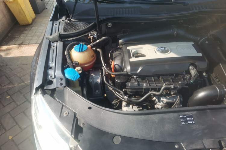 Used Volkswagen CC 2010 2.0 TSI Luxury Model Engine Bay Right