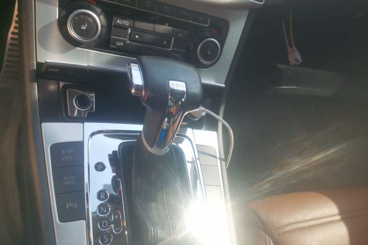Used Volkswagen CC 2010 2.0 TSI Luxury Model Gear Lever