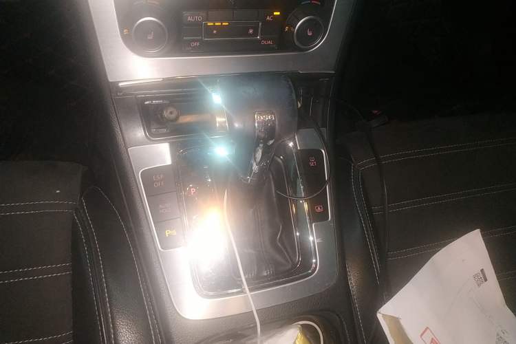 Used Volkswagen CC 2010 2.0 TSI Luxury Model Gear Lever