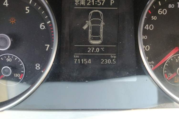 Used Volkswagen CC 2010 2.0 TSI Ultimate Edition Odometer Close Up