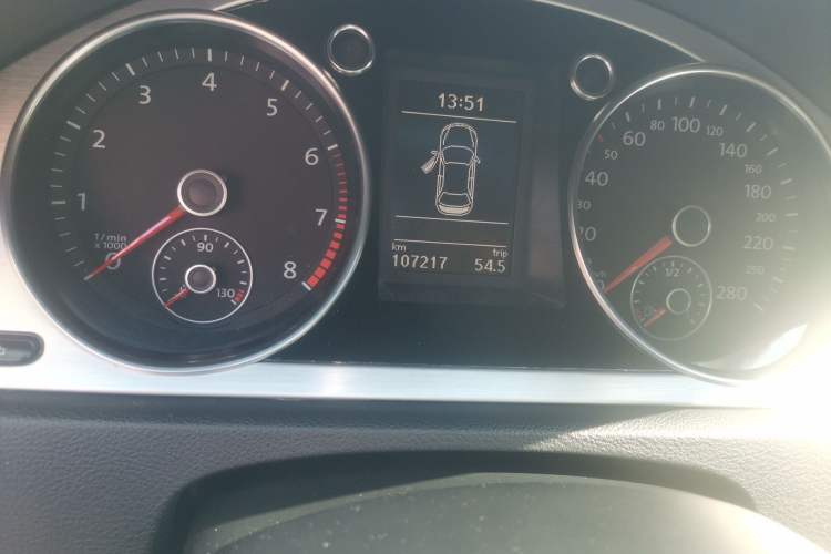 Used Volkswagen CC 2010 2.0 TSI Luxury Model Odometer Close Up