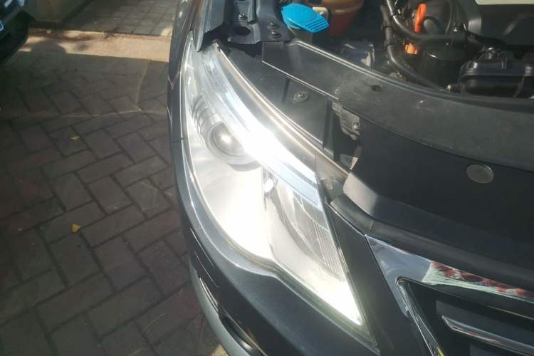 Used Volkswagen CC 2010 2.0 TSI Luxury Model Right Front Headlight