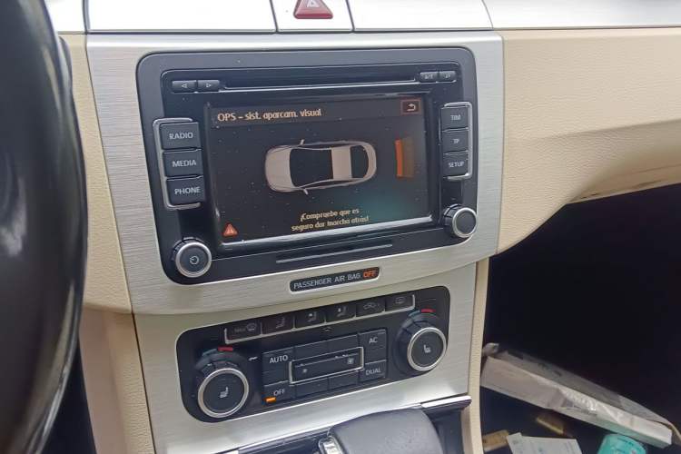 Used Volkswagen CC 2010 2.0 TSI Fashion Edition Audio And AC Panel