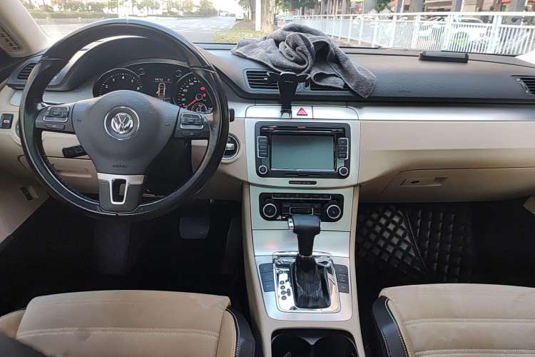 Used Volkswagen CC 2010 2.0 TSI Fashion Edition Center Console