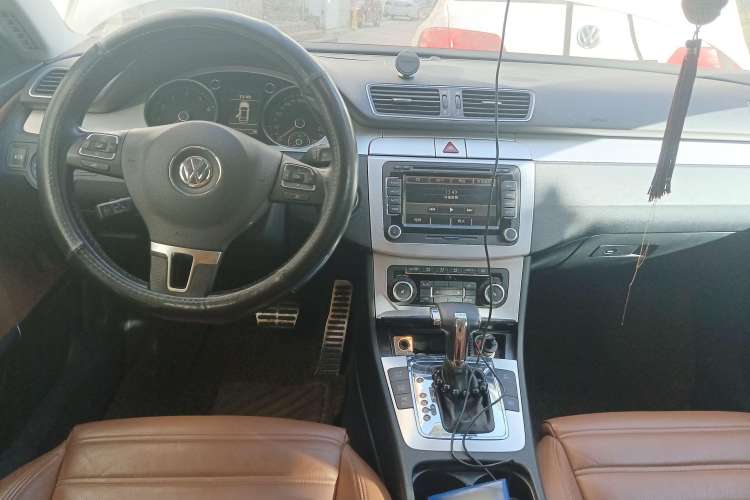 Used Volkswagen CC 2010 2.0 TSI Ultimate Edition Center Console