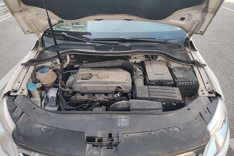 Used Volkswagen CC 2010 2.0 TSI Fashion Edition Engine Bay