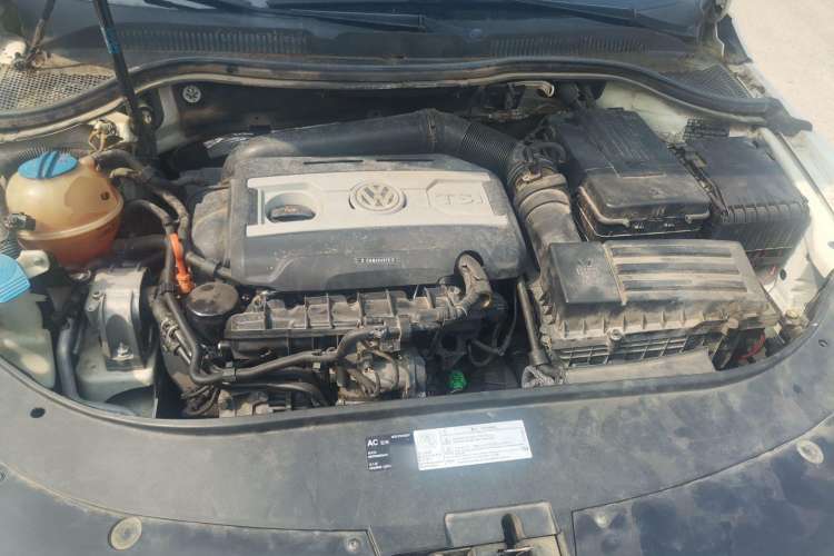 Used Volkswagen CC 2010 2.0 TSI Luxury Model Engine Bay