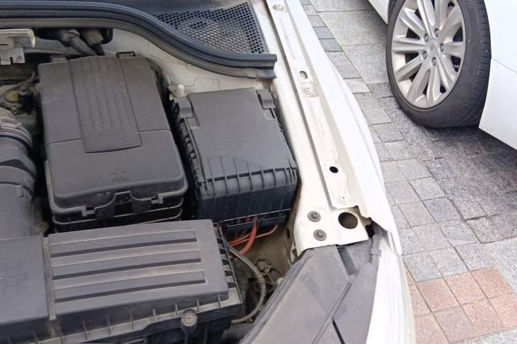 Used Volkswagen CC 2010 2.0 TSI Fashion Edition Engine Bay Left