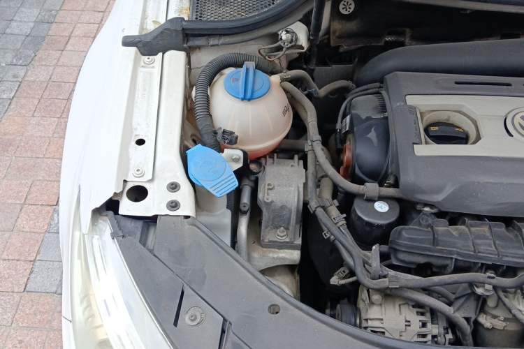 Used Volkswagen CC 2010 2.0 TSI Fashion Edition Engine Bay Right