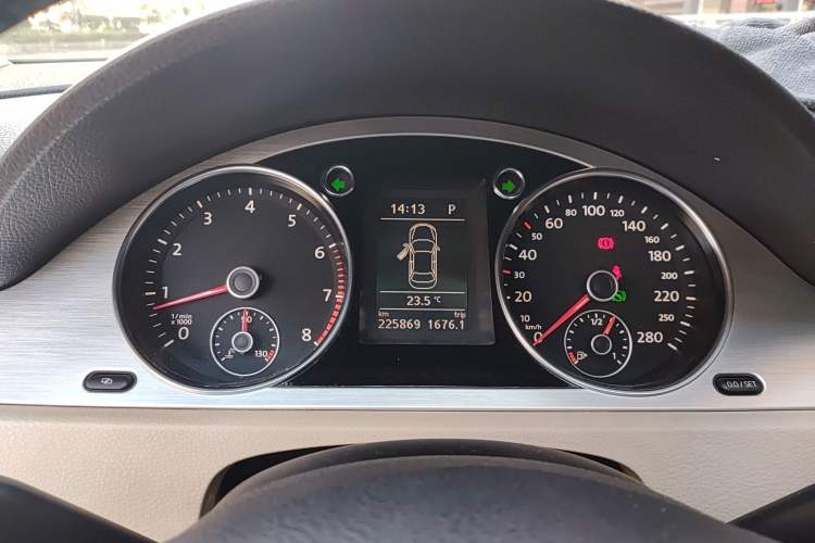 Used Volkswagen CC 2010 2.0 TSI Fashion Edition Instrument Cluster