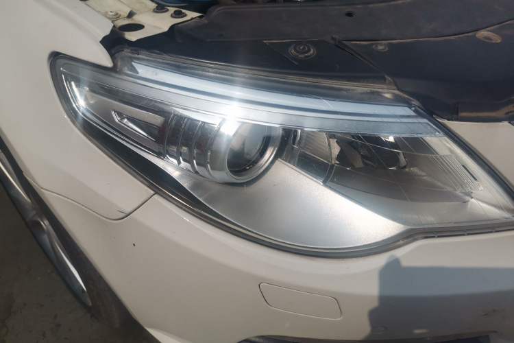 Used Volkswagen CC 2010 2.0 TSI Luxury Model Right Front Headlight