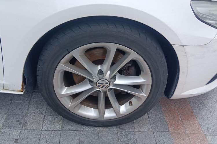 Used Volkswagen CC 2010 2.0 TSI Fashion Edition Right Front Wheel Hub