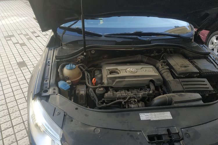Used Volkswagen CC 2011 1.8TSI Luxury Model Engine Bay Right
