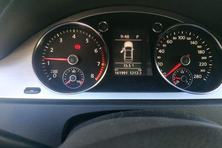 Used Volkswagen CC 2011 1.8TSI Luxury Model Odometer Close Up