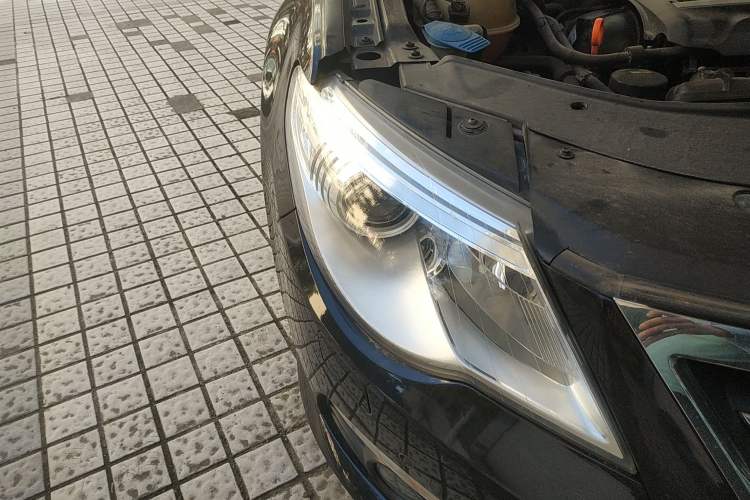 Used Volkswagen CC 2011 1.8TSI Luxury Model Right Front Headlight