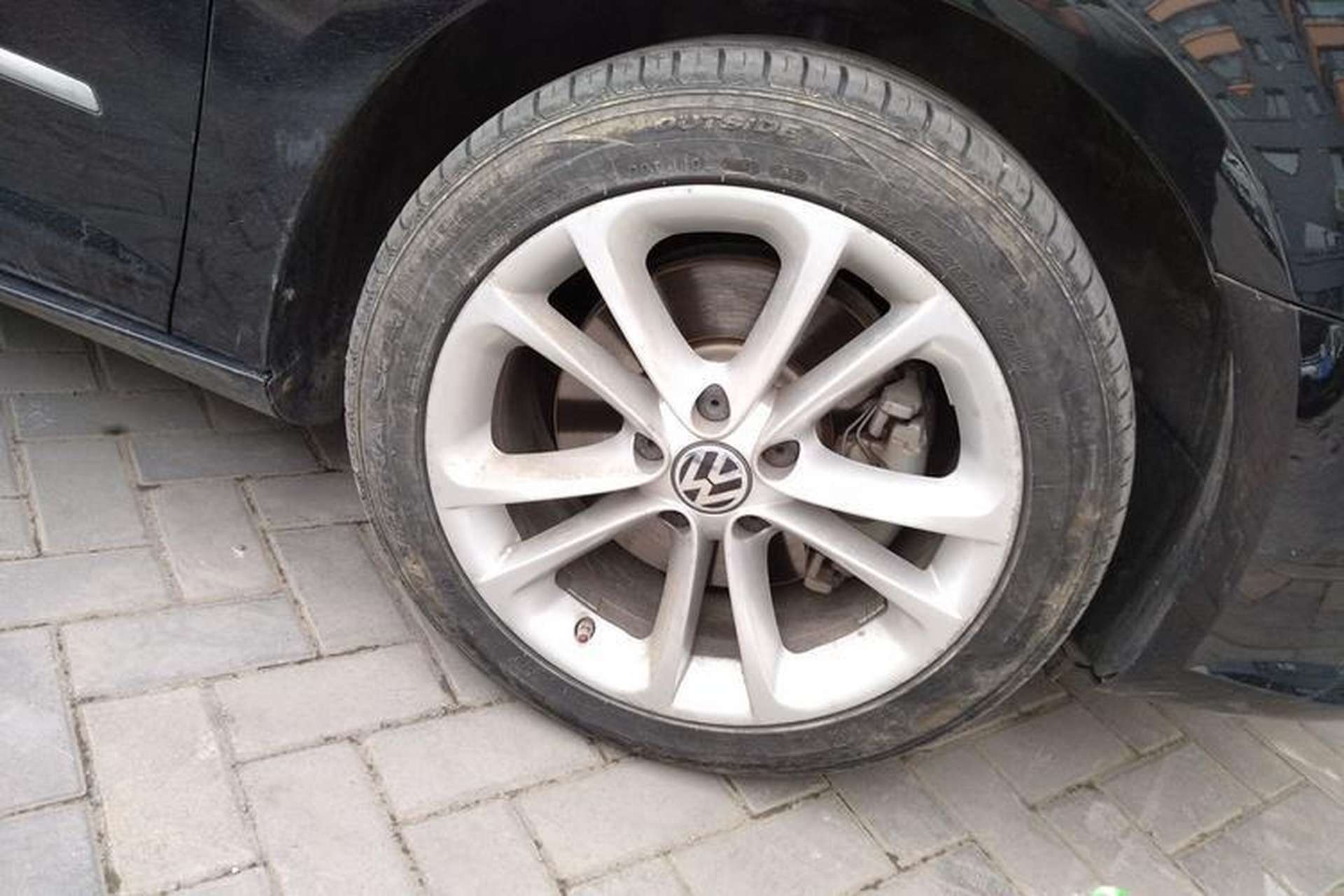 Used Volkswagen CC 2011 2.0 TSI Luxury Edition Right Front Wheel Hub