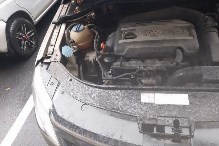 Used Volkswagen CC 2011 1.8TSI Luxury Model Engine Bay Right