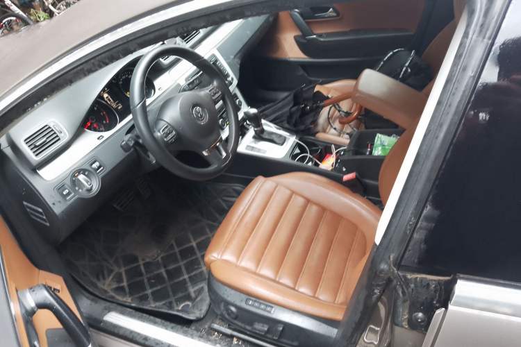 Used Volkswagen CC 2011 1.8TSI Luxury Model Left Front Seat