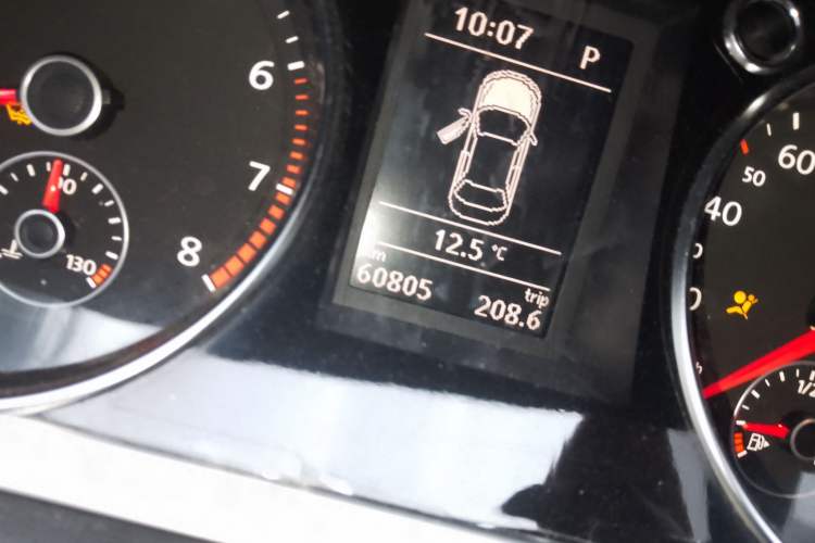 Used Volkswagen CC 2011 1.8TSI Luxury Model Odometer Close Up