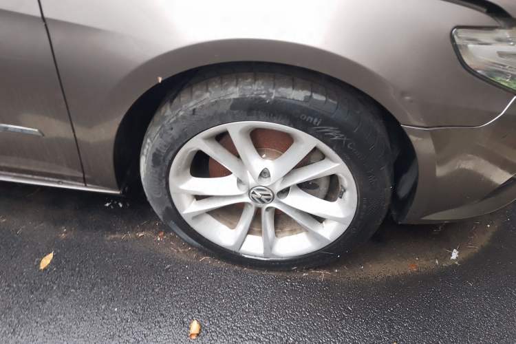 Used Volkswagen CC 2011 1.8TSI Luxury Model Right Front Wheel Hub
