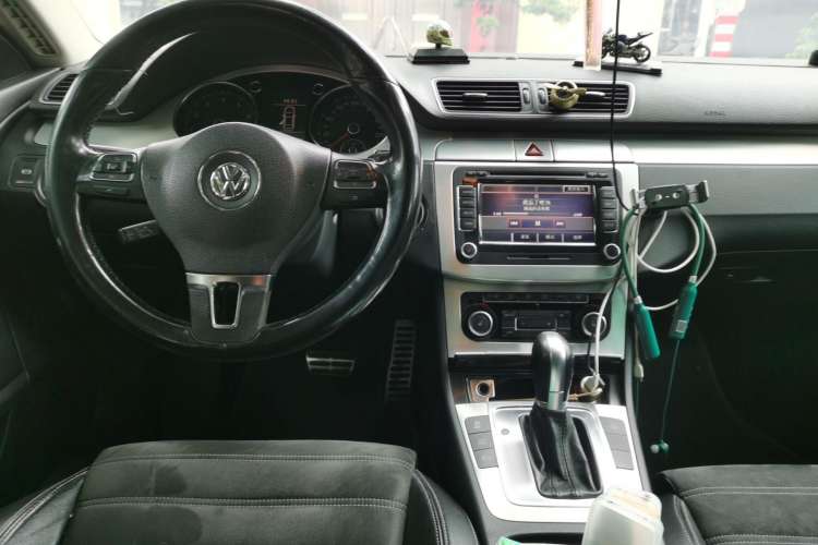 Used Volkswagen CC 2011 1.8TSI Luxury Model Center Console