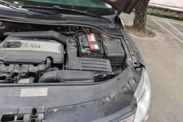 Used Volkswagen CC 2011 1.8TSI Luxury Model Engine Bay Left