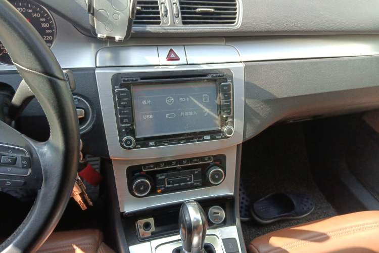 Used Volkswagen CC 2011 2.0 TSI Ultimate Edition Audio And AC Panel