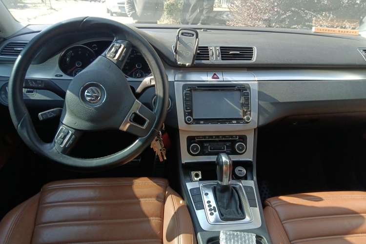 Used Volkswagen CC 2011 2.0 TSI Ultimate Edition Center Console