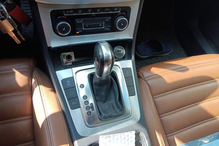 Used Volkswagen CC 2011 2.0 TSI Ultimate Edition Gear Lever