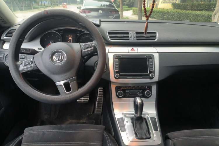 Used Volkswagen CC 2011 1.8TSI Luxury Model Center Console