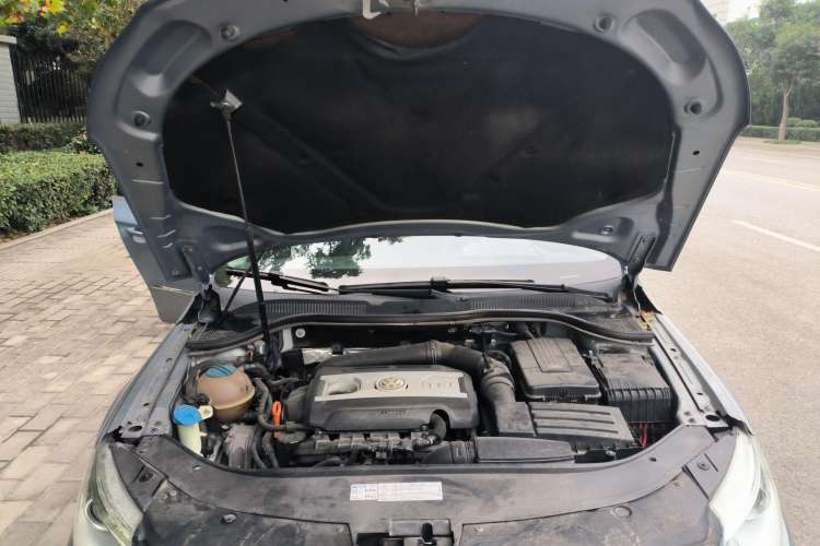 Used Volkswagen CC 2011 1.8TSI Luxury Model Engine Bay