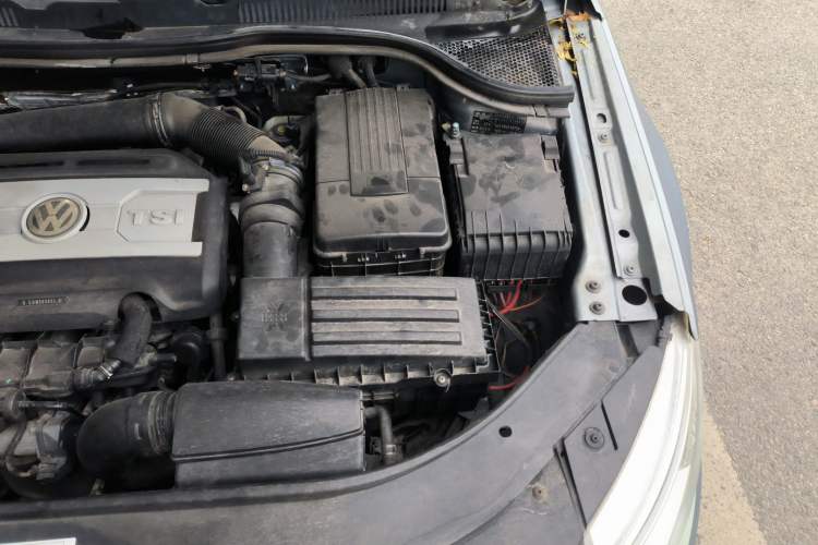 Used Volkswagen CC 2011 1.8TSI Luxury Model Engine Bay Left