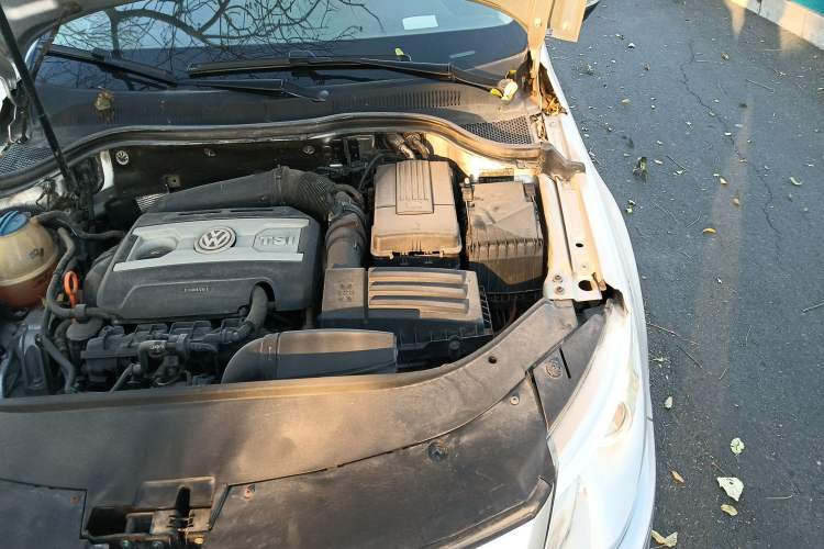 Used Volkswagen CC 2011 2.0 TSI Luxury Edition Engine Bay Left