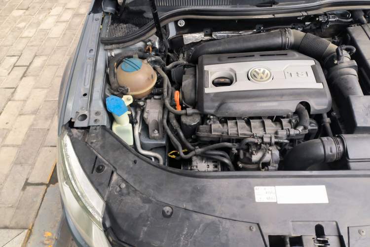 Used Volkswagen CC 2011 1.8TSI Luxury Model Engine Bay Right