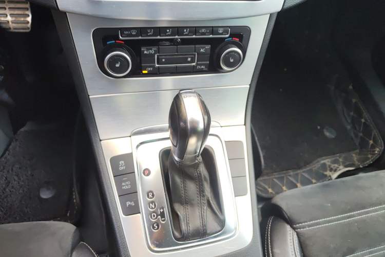 Used Volkswagen CC 2011 1.8TSI Luxury Model Gear Lever