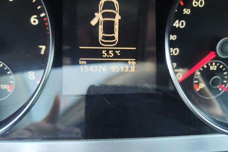 Used Volkswagen CC 2011 1.8TSI Luxury Model Odometer Close Up