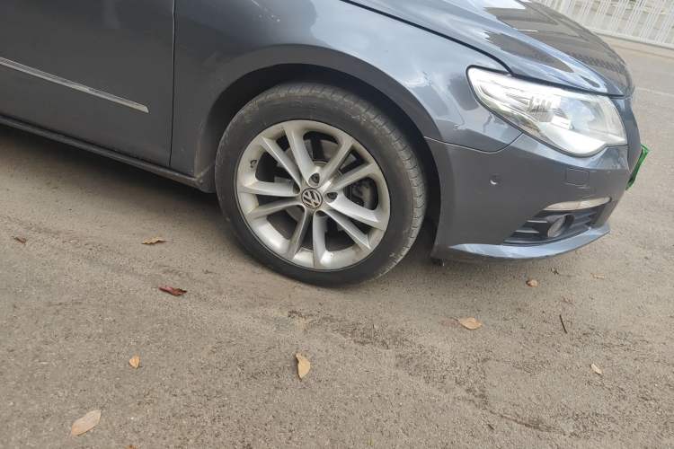 Used Volkswagen CC 2011 2.0 TSI Ultimate Edition Right Front Wheel Hub