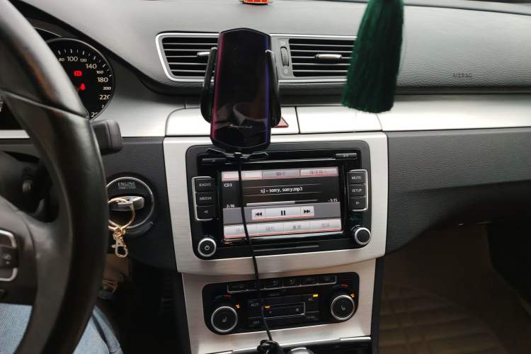 Used Volkswagen CC 2011 2.0 TSI Luxury Edition Audio And AC Panel
