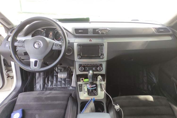 Used Volkswagen CC 2011 1.8TSI Luxury Model Center Console